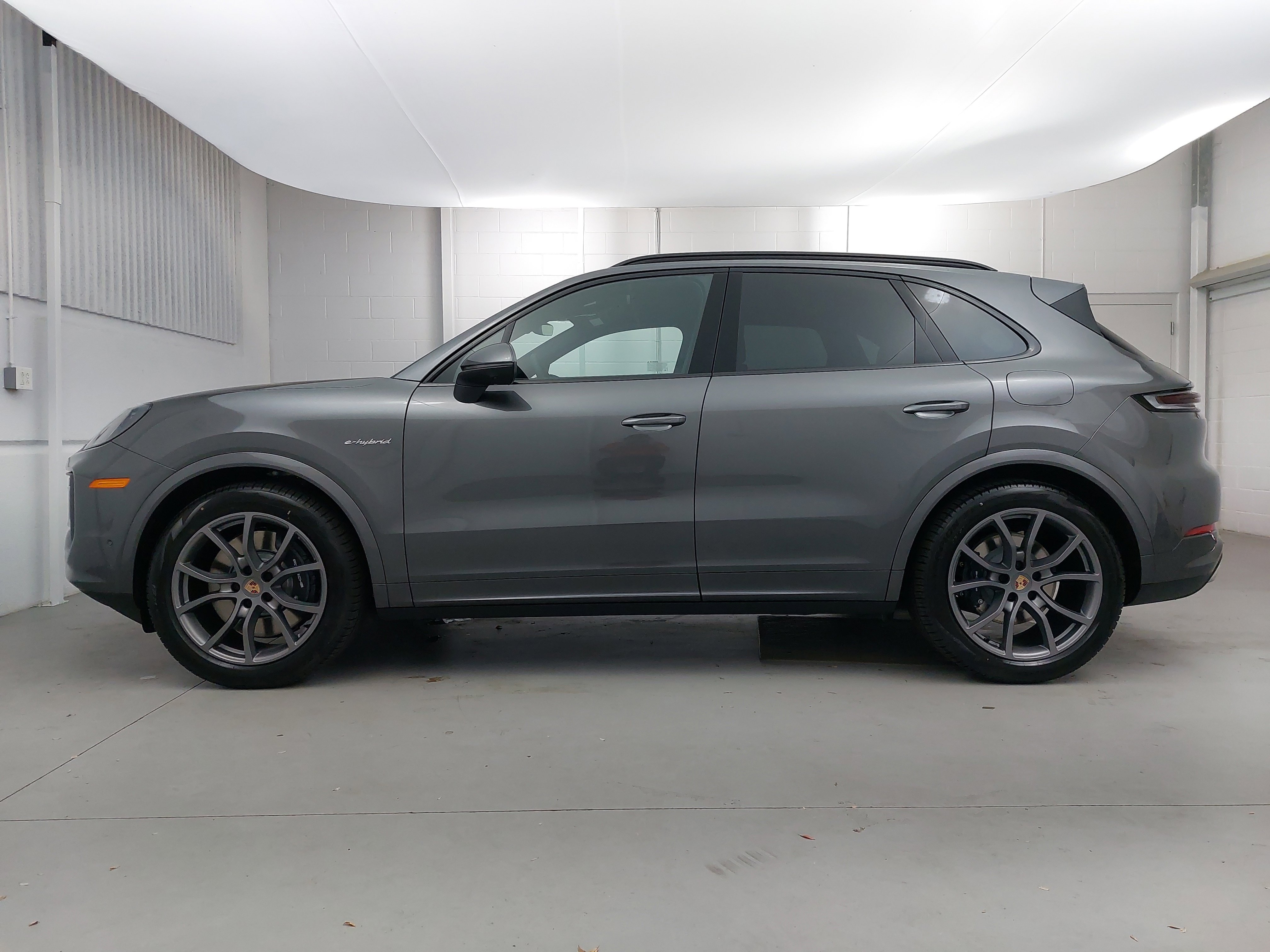 New 2026 Porsche Cayenne E-Hybrid image 2