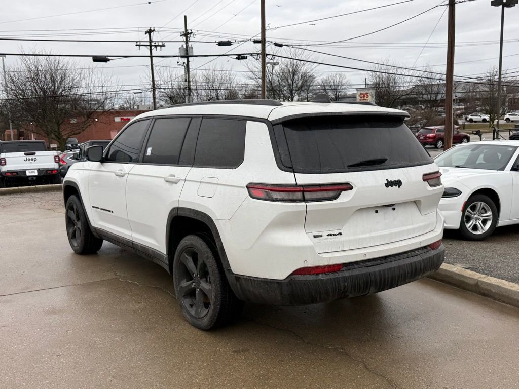 Used 2023 Jeep Grand Cherokee L Laredo image 8