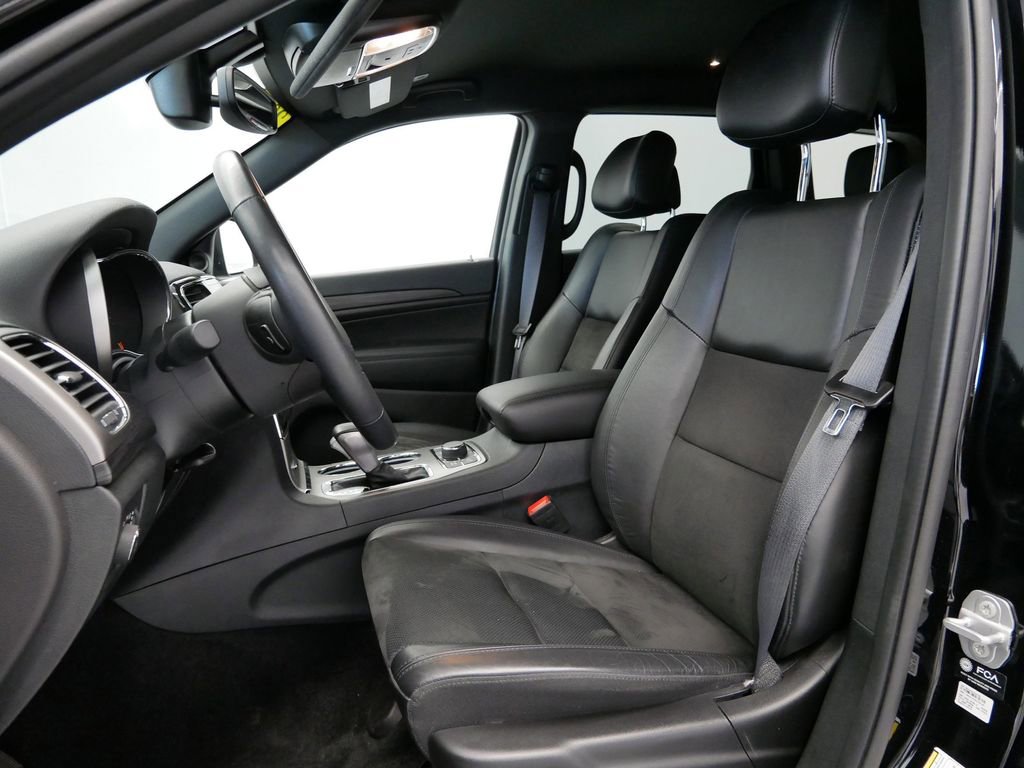 Certified 2022 Jeep Grand Cherokee Laredo X image 3