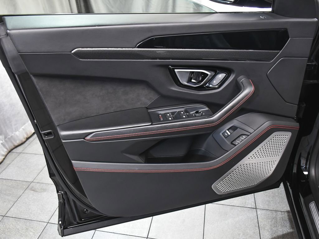 Used 2020 Lamborghini Urus image 9