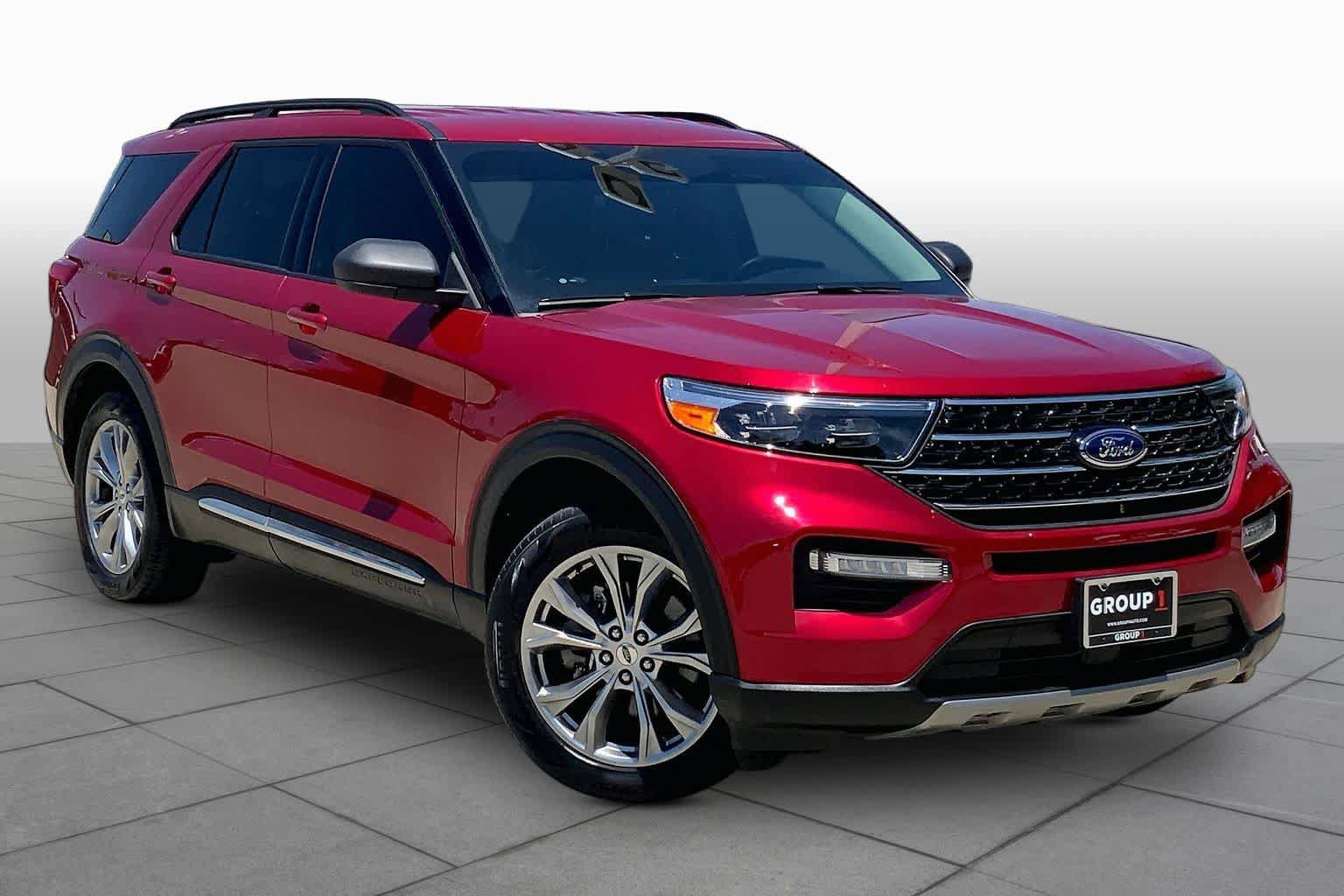 Used 2020 Ford Explorer XLT w/ Equipment Group 202A RWD image 3