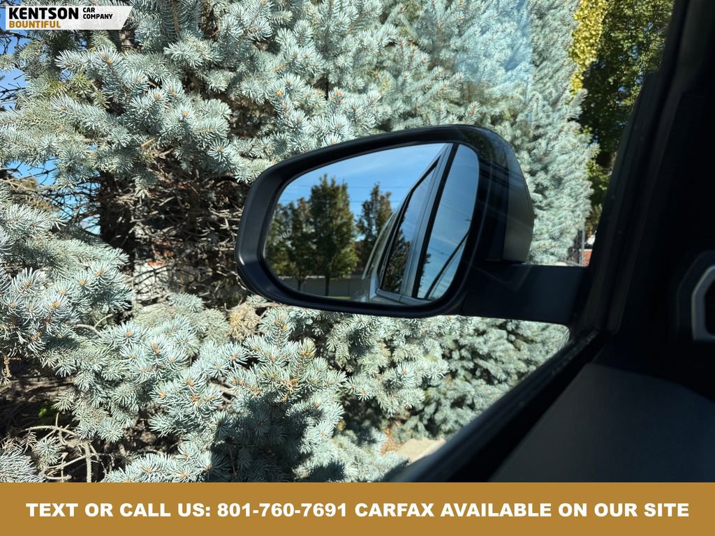 Used 2025 Toyota 4Runner TRD Off-Road image 24