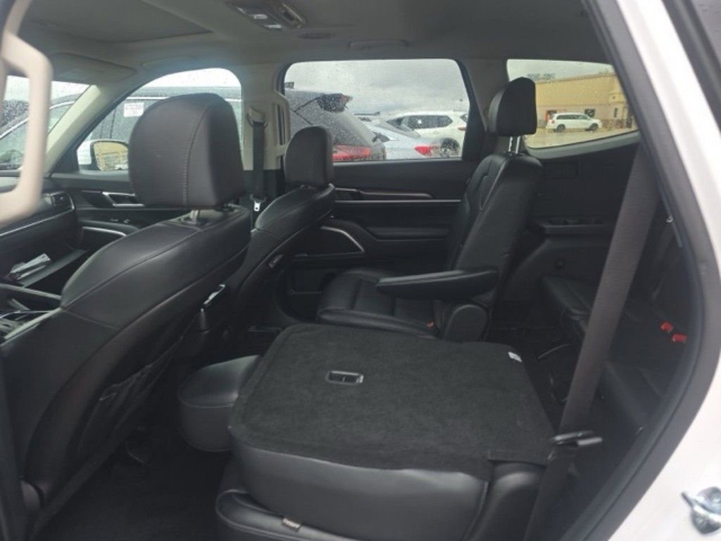 Used 2025 Kia Telluride S image 18