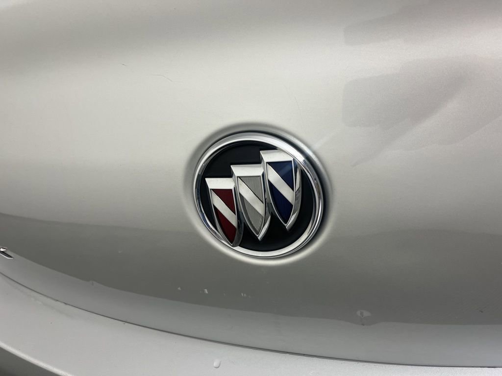 Used 2017 Buick LaCrosse Premium image 10