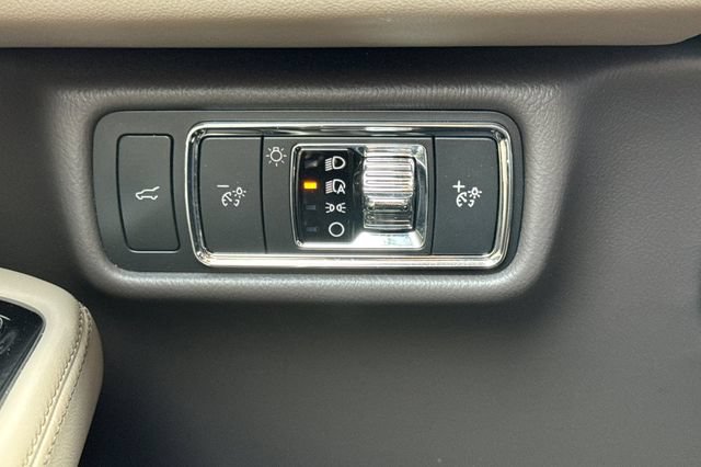 Used 2022 Lincoln Aviator Reserve w/ Elements Package Plus AWD/4WD image 43