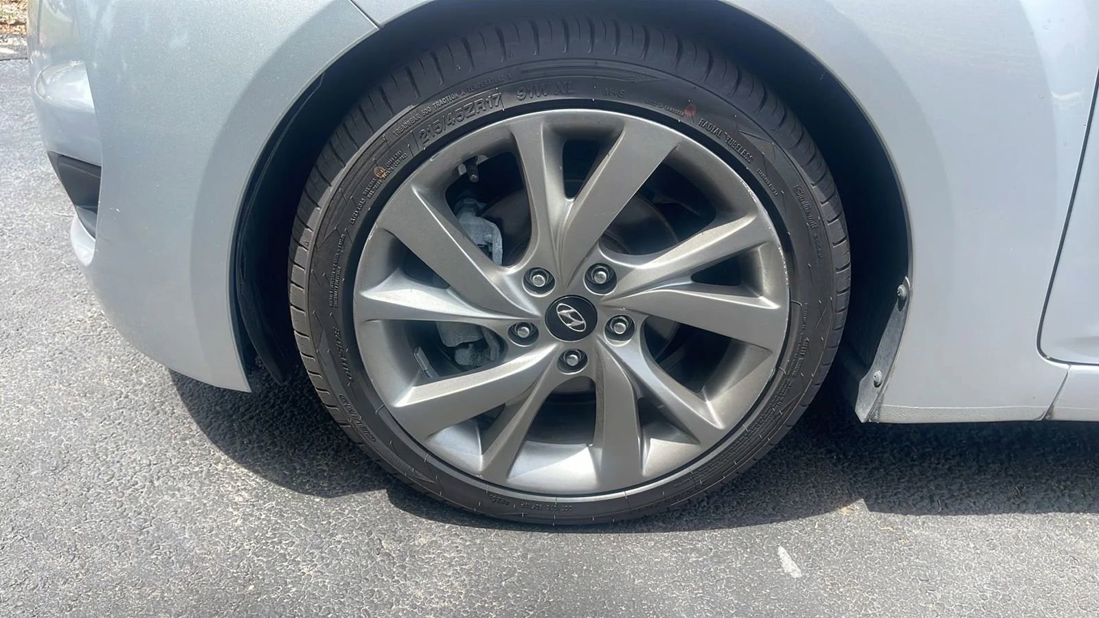 Used 2016 Hyundai Veloster FWD image 22