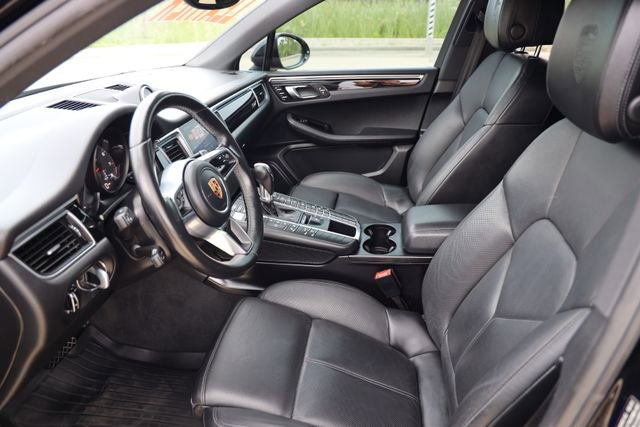 Used 2018 Porsche Macan AWD/4WD image 10