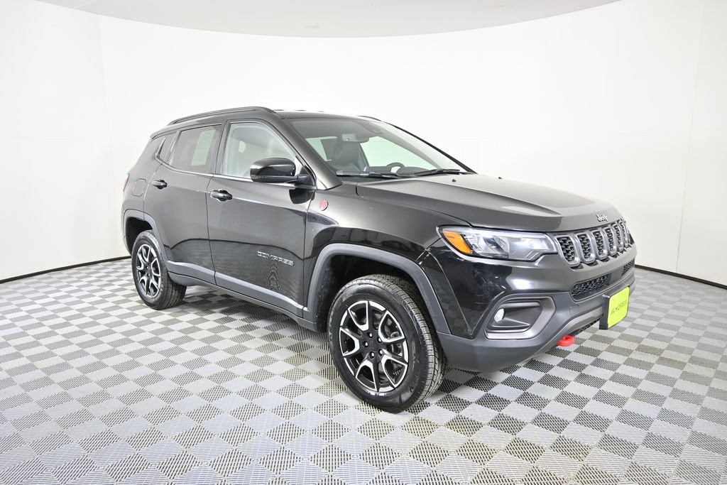 Used 2024 Jeep Compass Trailhawk AWD/4WD image 9