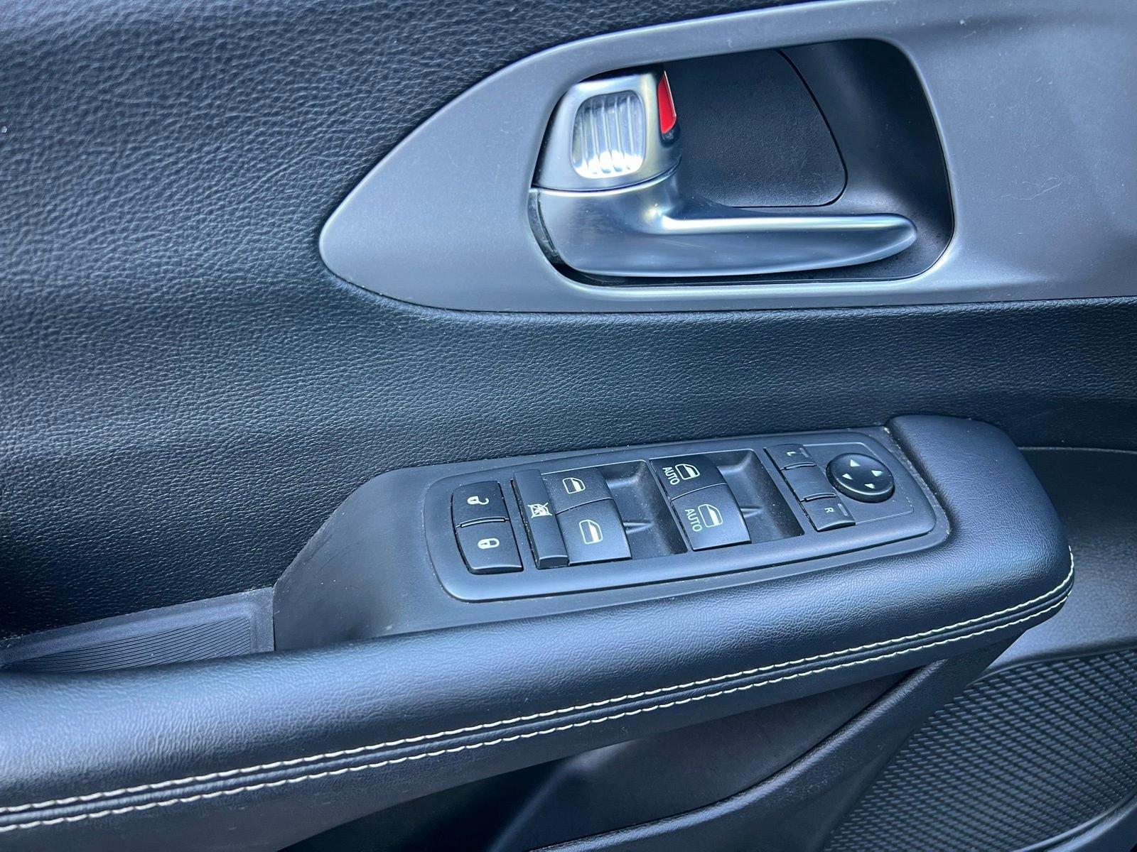 Used 2019 Chrysler Pacifica Touring Plus w/ S Appearance Package image 24