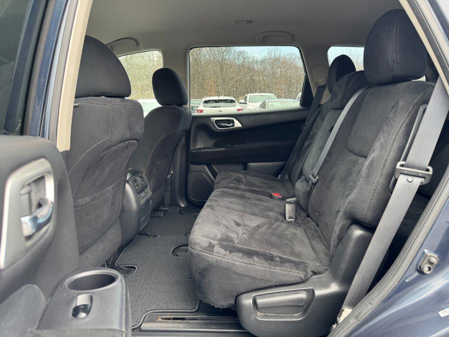 Used 2016 Nissan Pathfinder SV AWD/4WD image 16