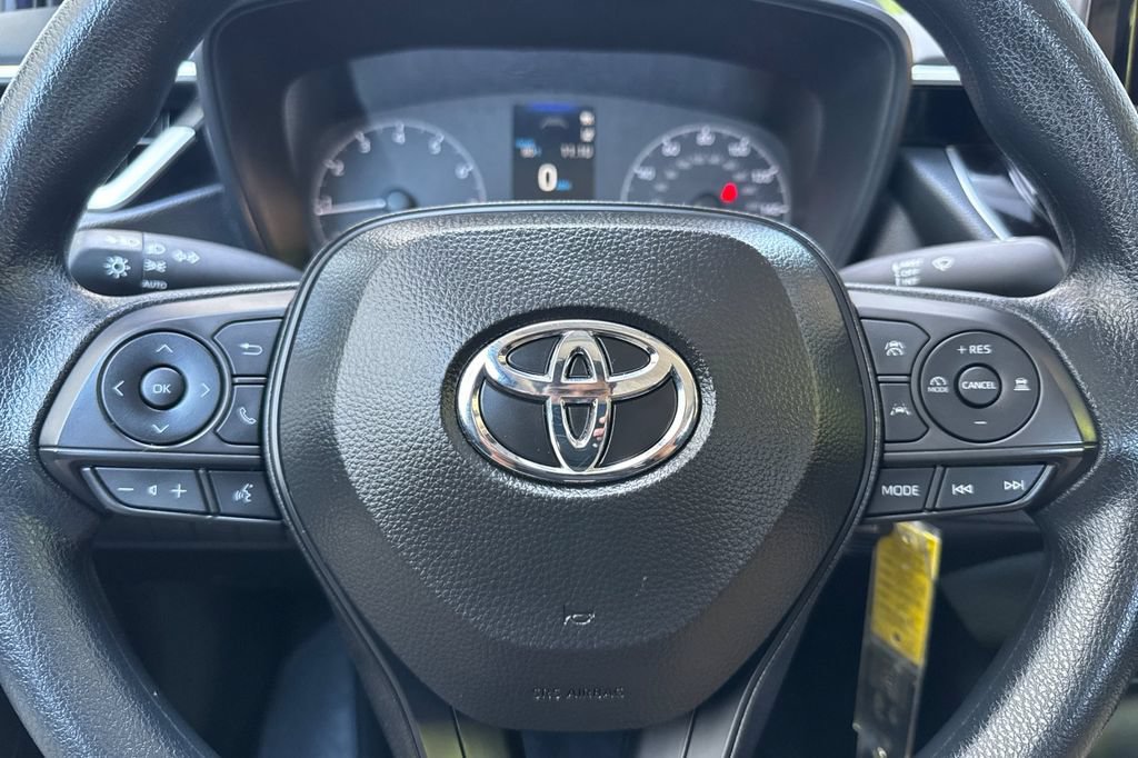 Certified 2025 Toyota Corolla LE FWD image 21