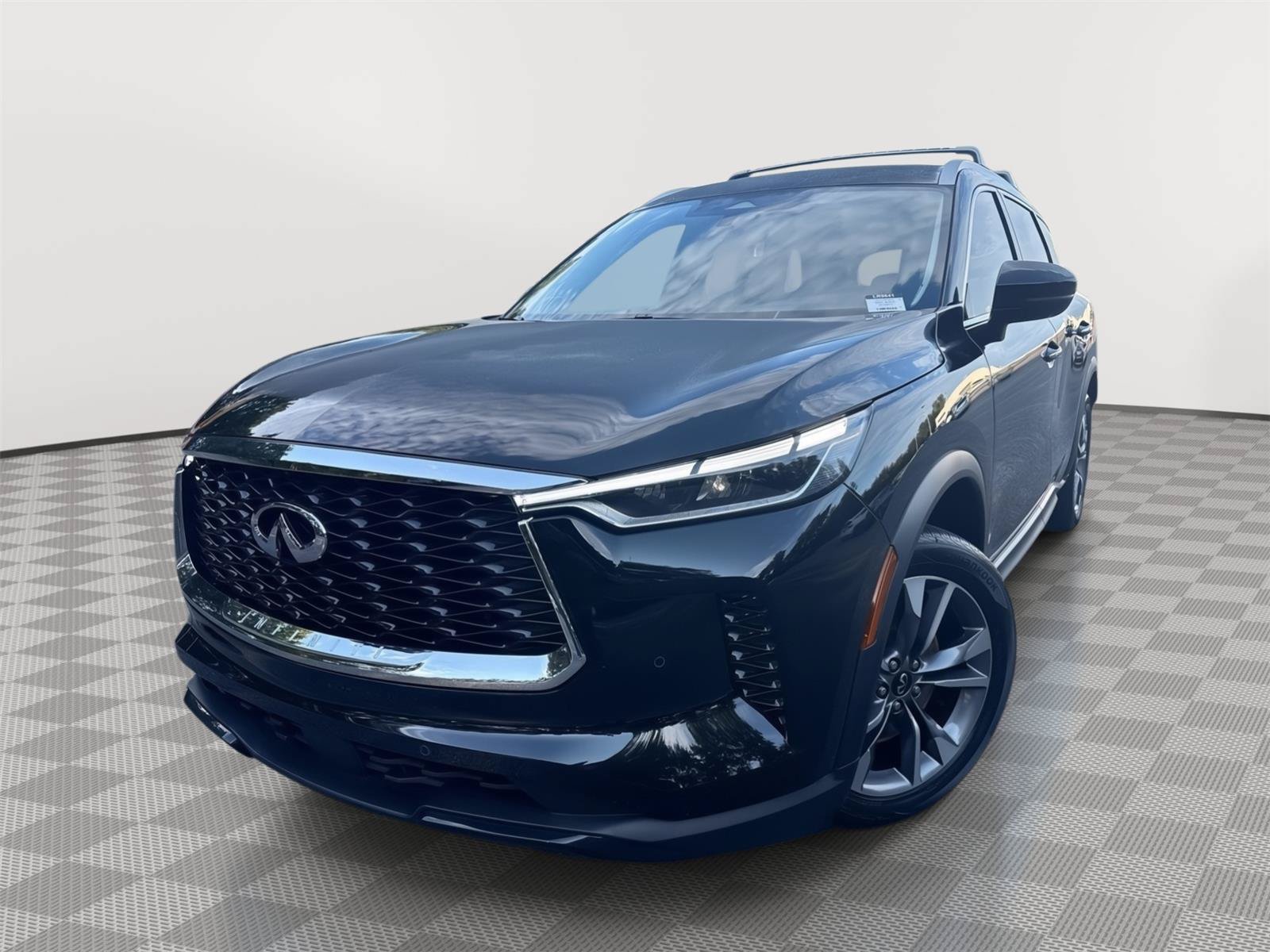 Used 2025 INFINITI QX60 Luxe FWD image 2