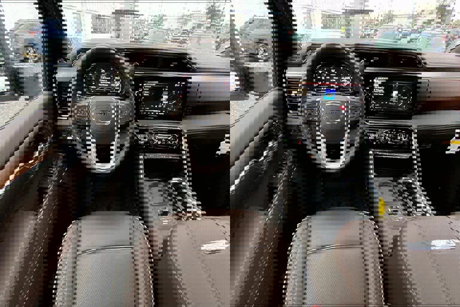 Used 2025 GMC Sierra 2500 Denali image 5