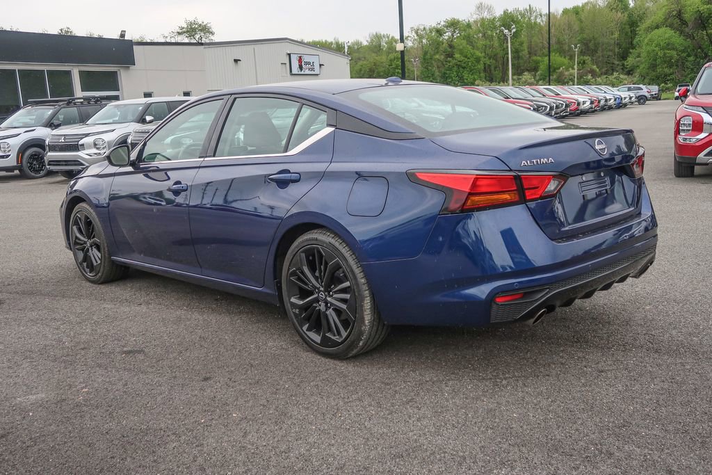 Used 2023 Nissan Altima 2.5 SR FWD image 14