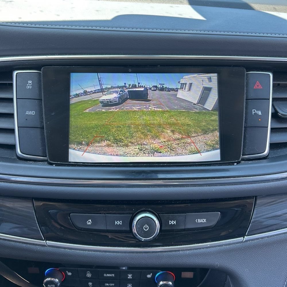 Used 2018 Buick Enclave Essence AWD/4WD image 15
