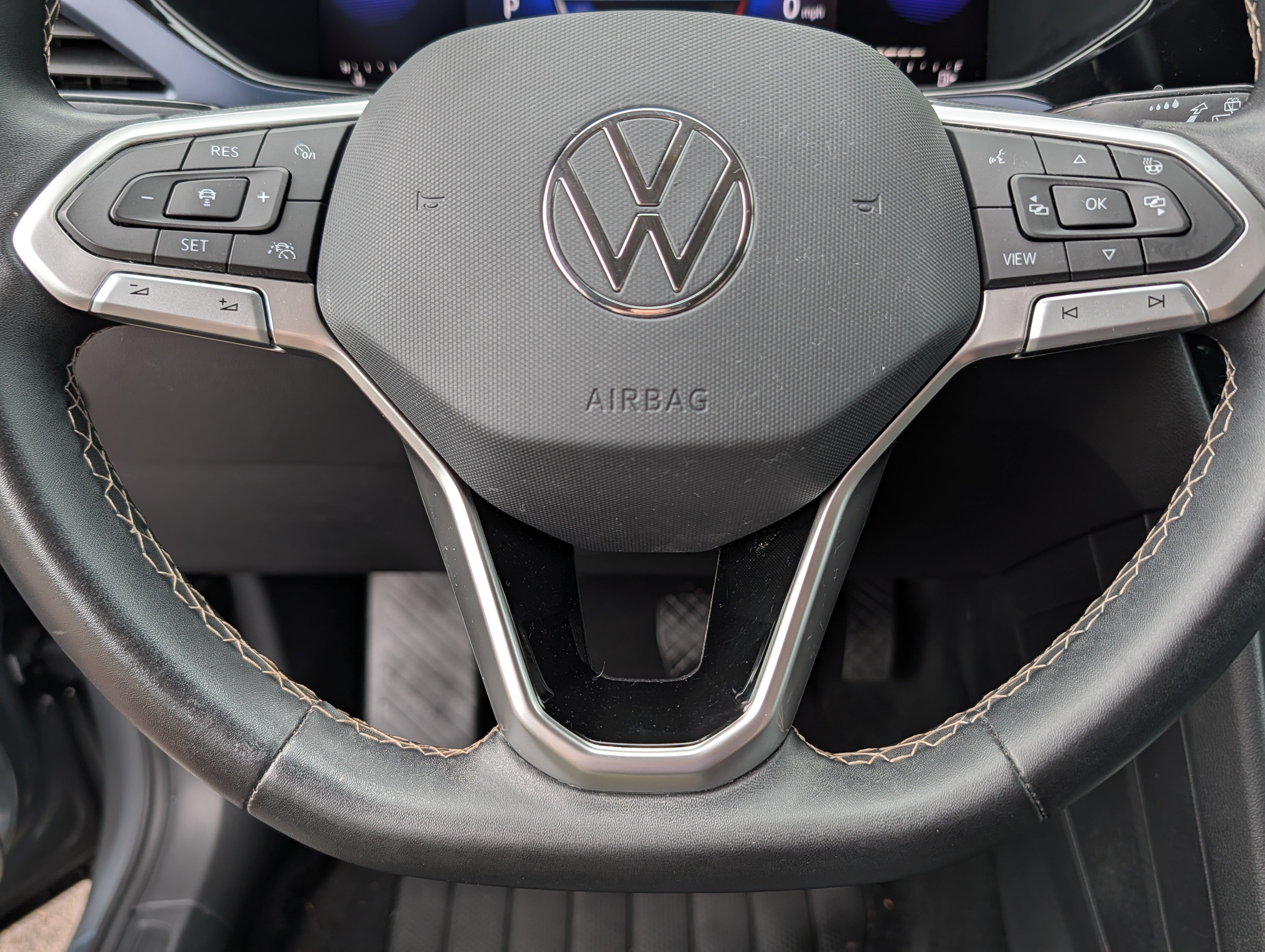 Used 2022 Volkswagen Taos SE w/ Driver Assistance Package AWD/4WD image 25