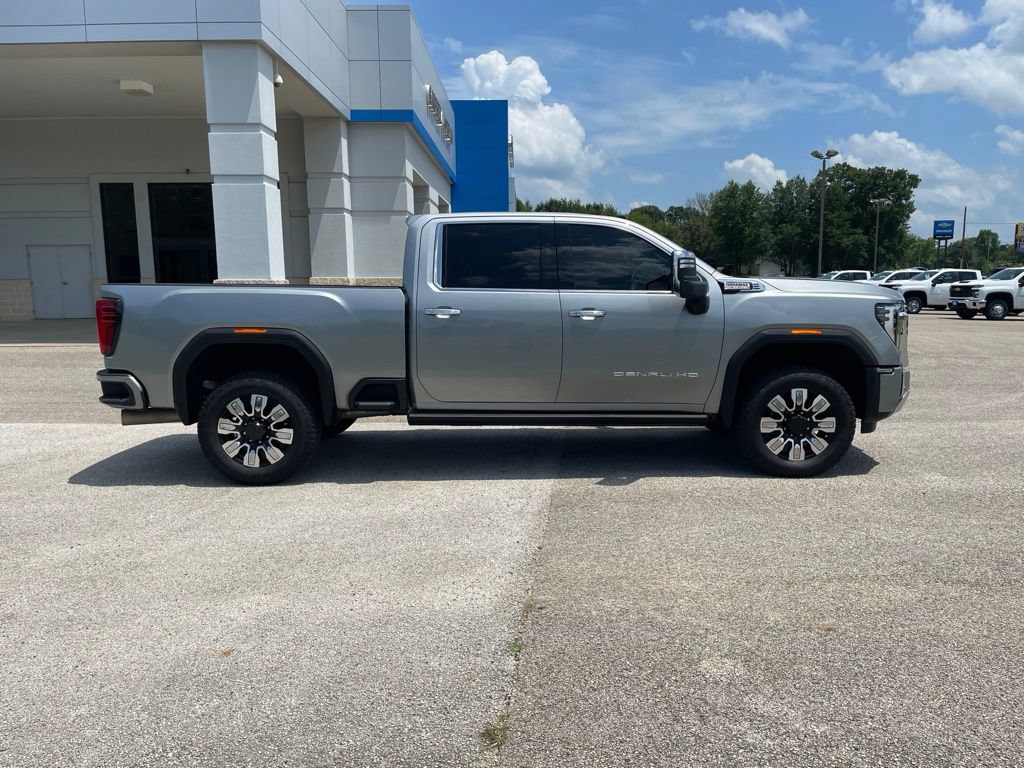 Used 2025 GMC Sierra 2500 Denali w/ Denali Reserve Package AWD/4WD image 7