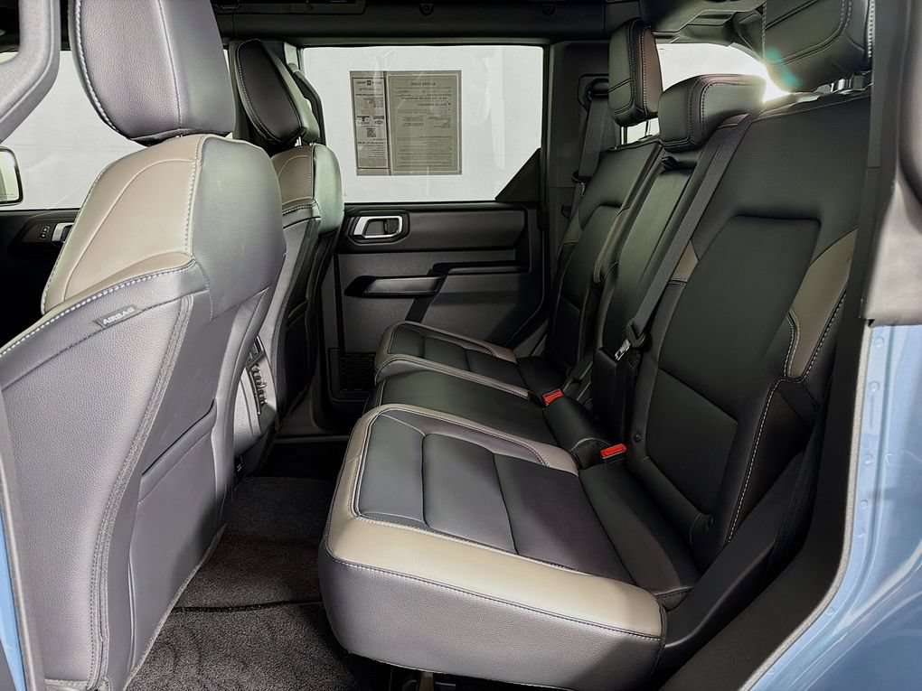 Used 2025 Ford Bronco Outer Banks AWD/4WD image 35