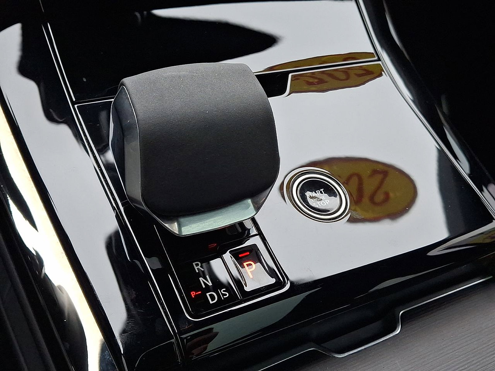 Used 2024 Land Rover Range Rover Sport Dynamic SE image 25