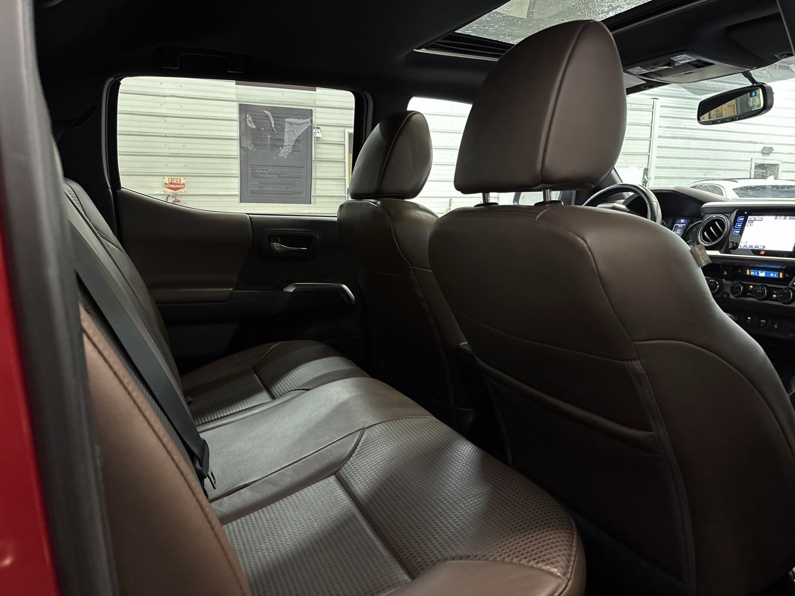 Used 2017 Toyota Tacoma Limited image 29