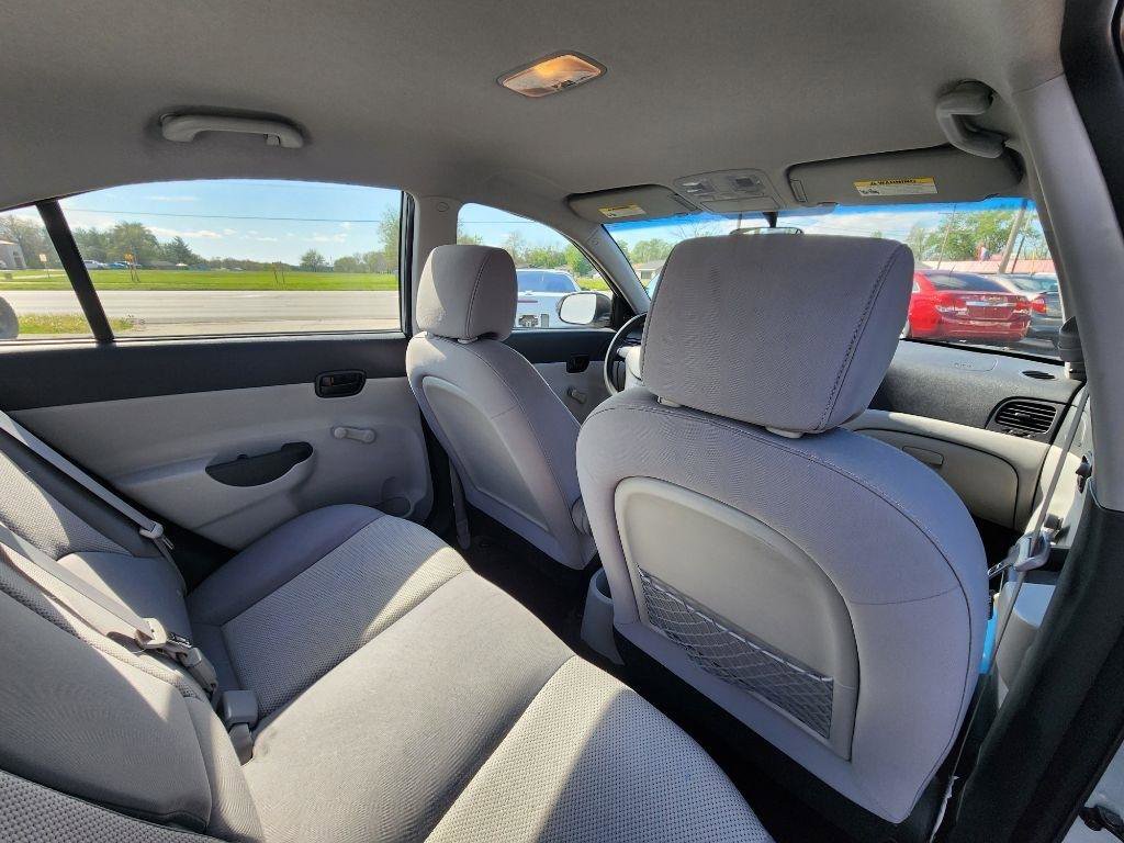 Used 2011 Hyundai Accent GLS FWD image 20