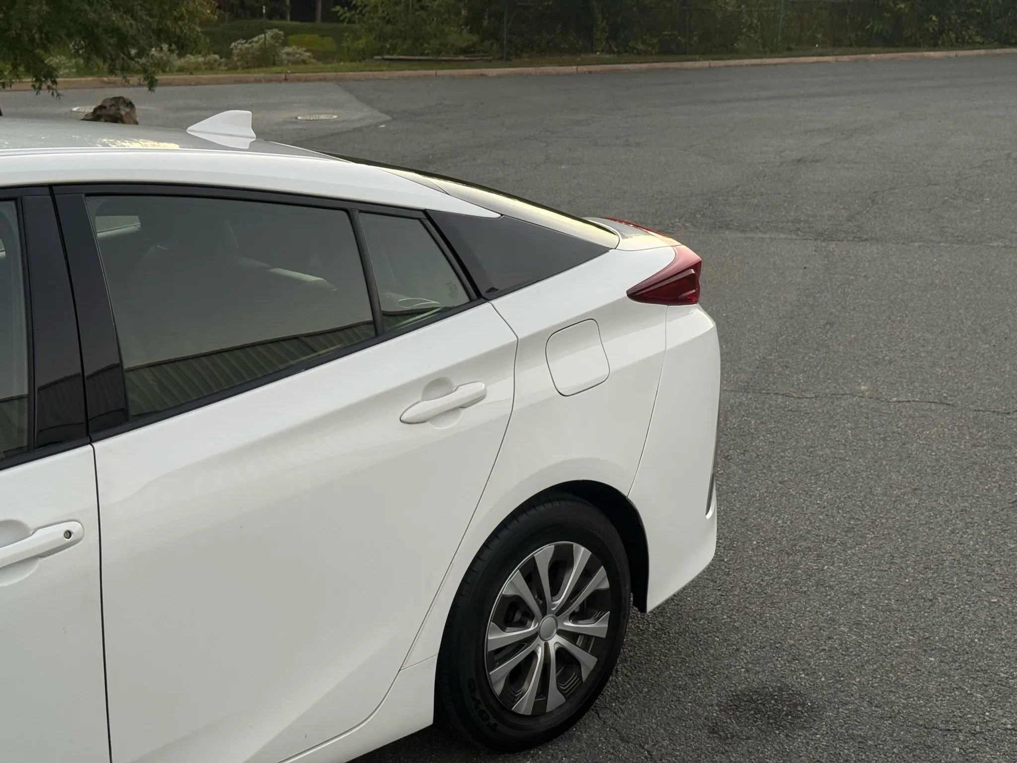 Used 2018 Toyota Prius Prime Plus w/ Carpet Mat Package image 4