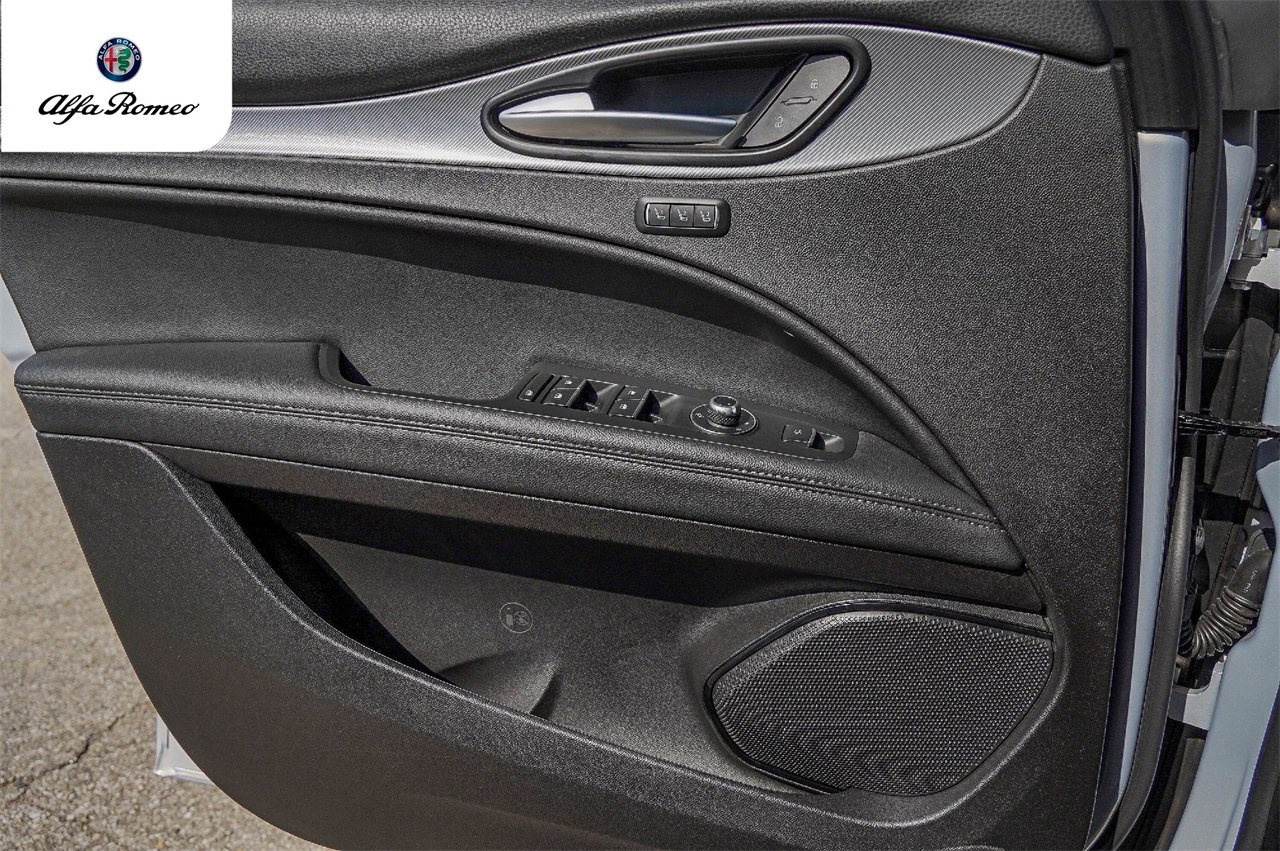 New 2025 Alfa Romeo Stelvio Sprint w/ Veloce Package image 18