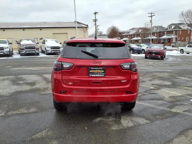 Certified 2022 Jeep Compass Limited w/ (RED) Package image 7