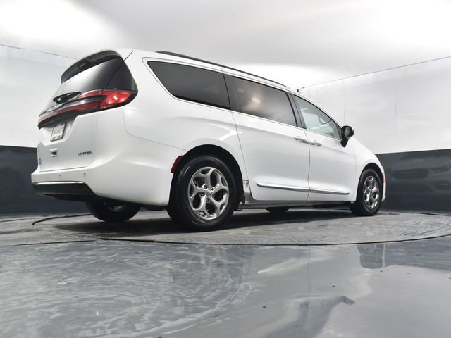 Used 2023 Chrysler Pacifica Limited image 51