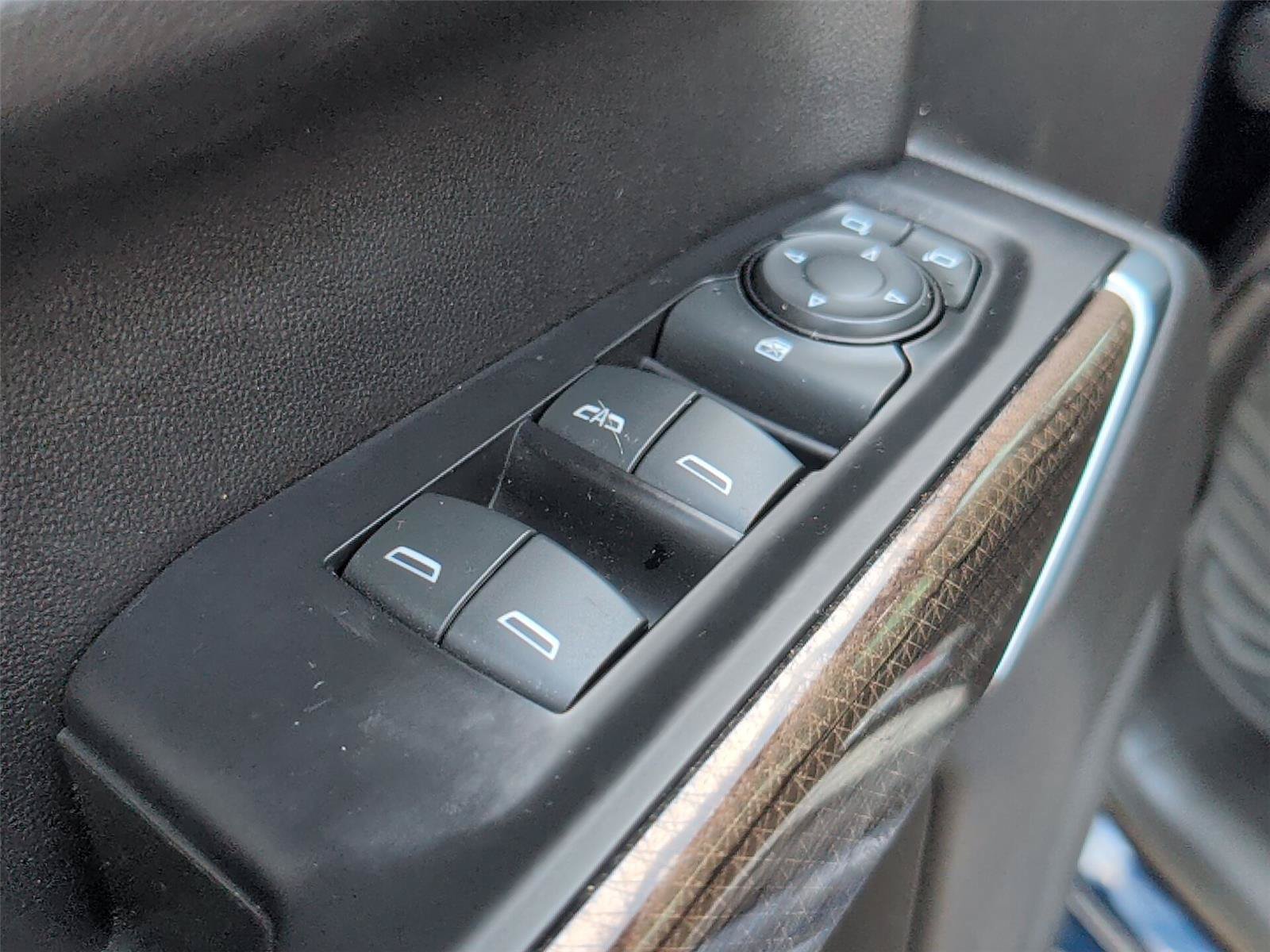 Used 2020 Chevrolet Silverado 1500 LT Trail Boss AWD/4WD image 17