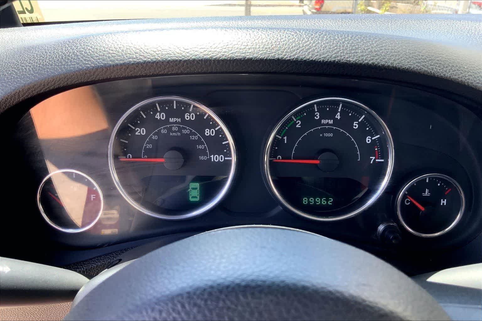 Used 2012 Jeep Wrangler Unlimited Sport w/ Connectivity Group AWD/4WD image 17
