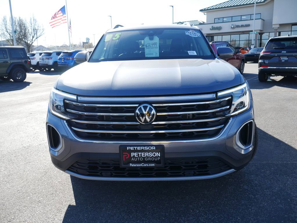Used 2025 Volkswagen Atlas SE image 3