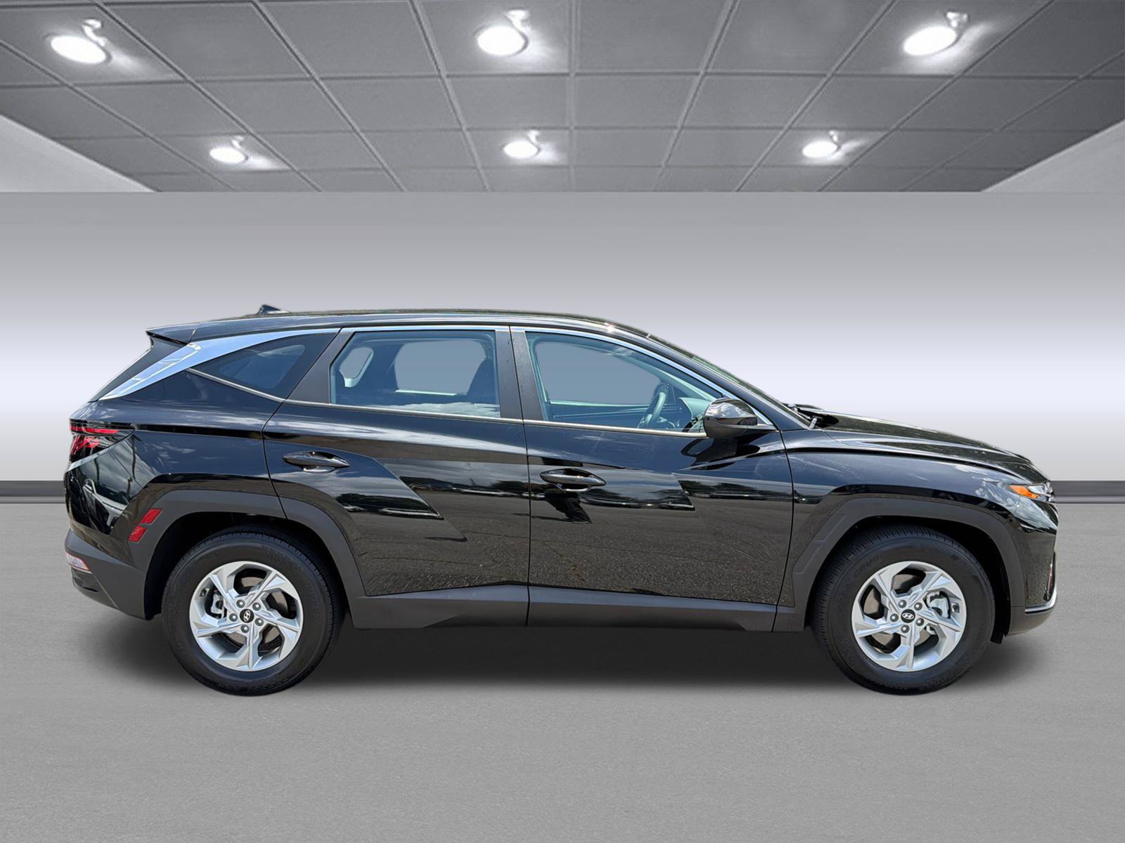 Certified 2024 Hyundai Tucson SE FWD image 6