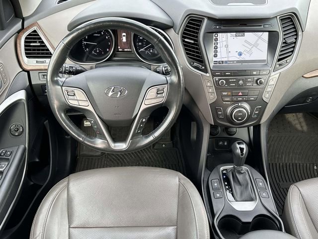 Used 2018 Hyundai Santa Fe SE image 11