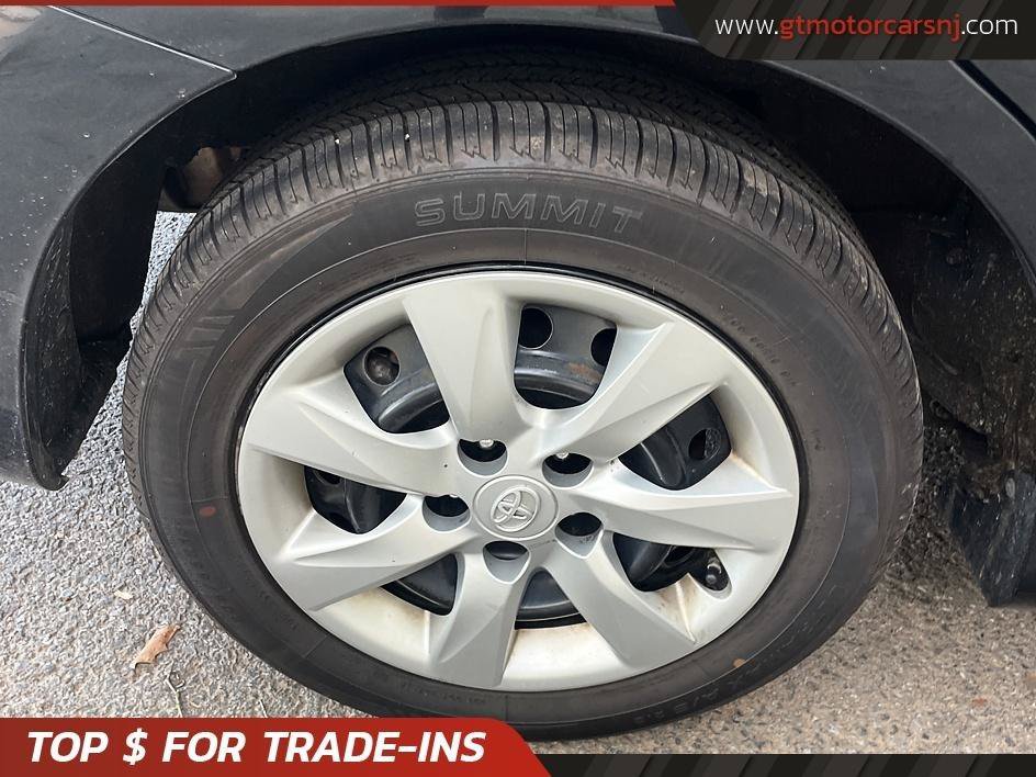 Used 2012 Toyota Matrix L FWD image 4