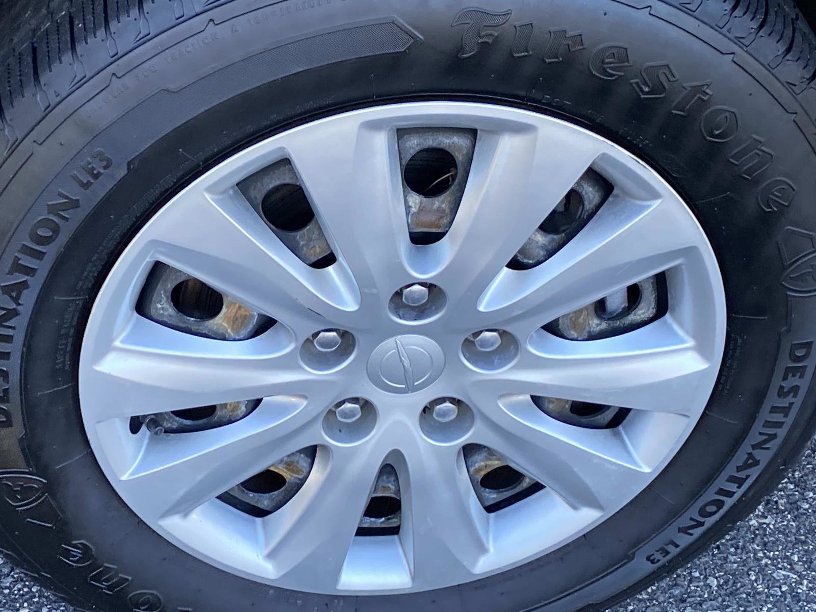 Used 2020 Chrysler Voyager L image 23