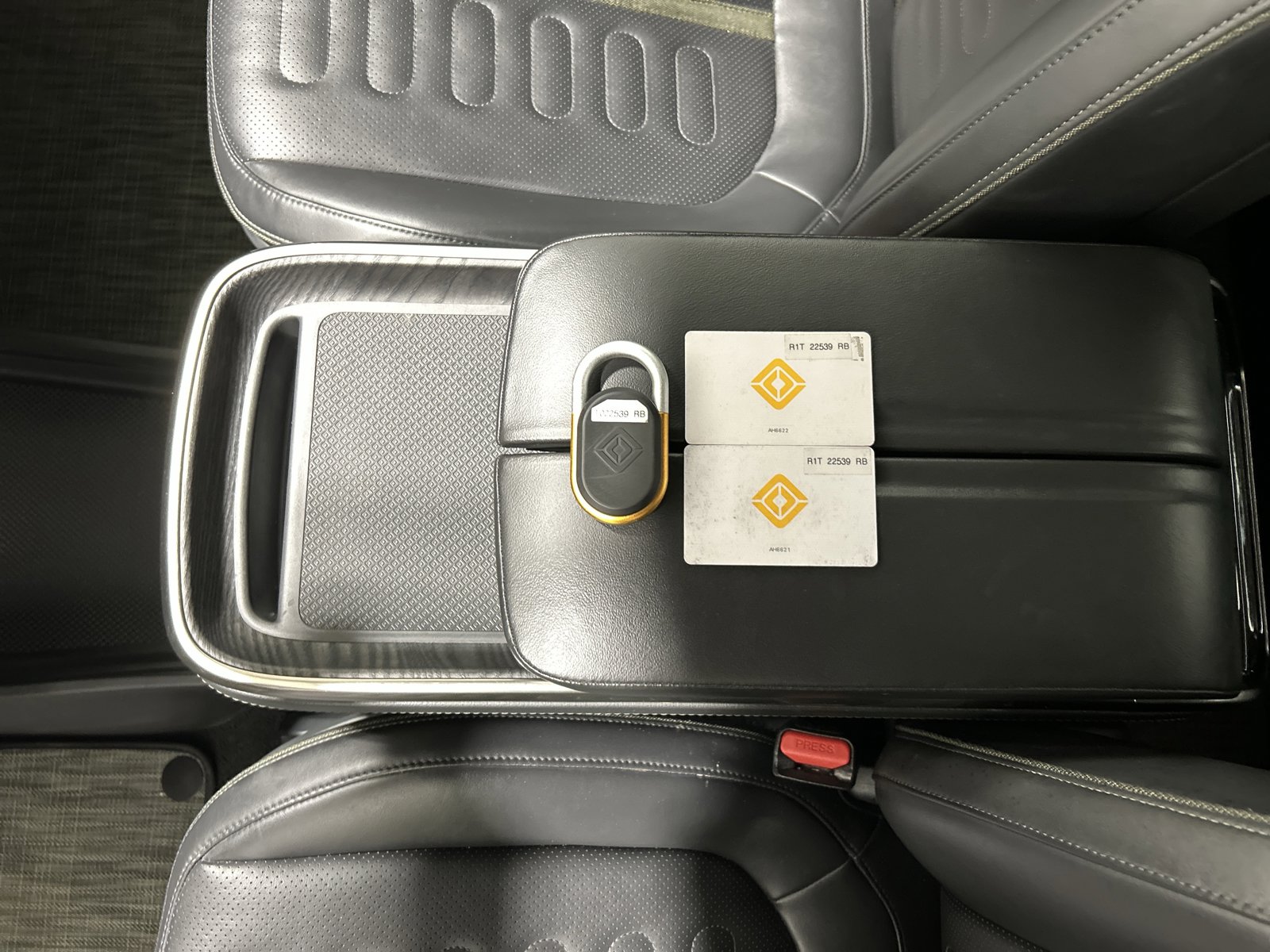 Used 2023 Rivian R1T Adventure image 29