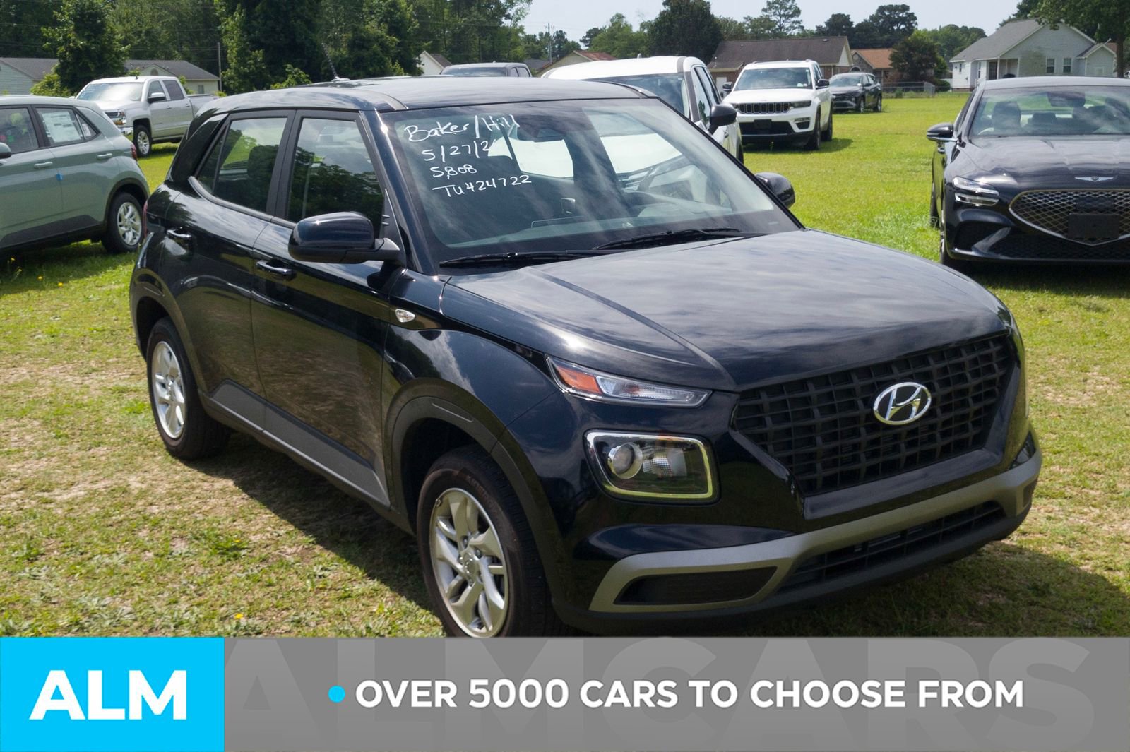 Used 2026 Hyundai Venue SE FWD image 3