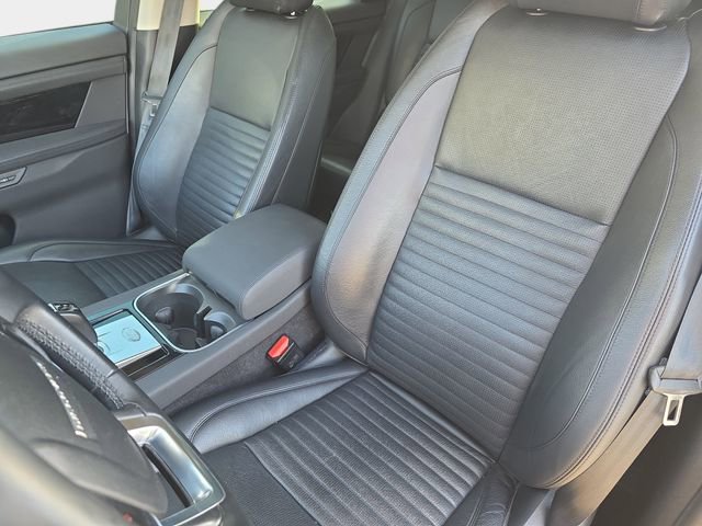 Used 2020 Land Rover Discovery Sport SE AWD/4WD image 18