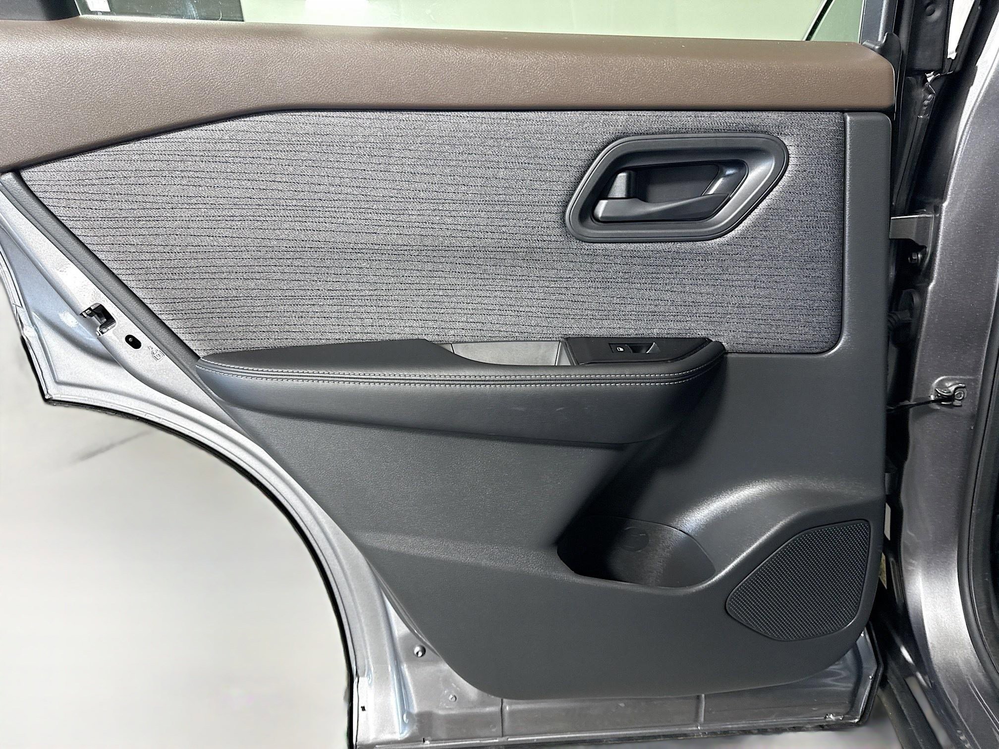 Used 2022 Nissan Rogue S AWD/4WD image 26
