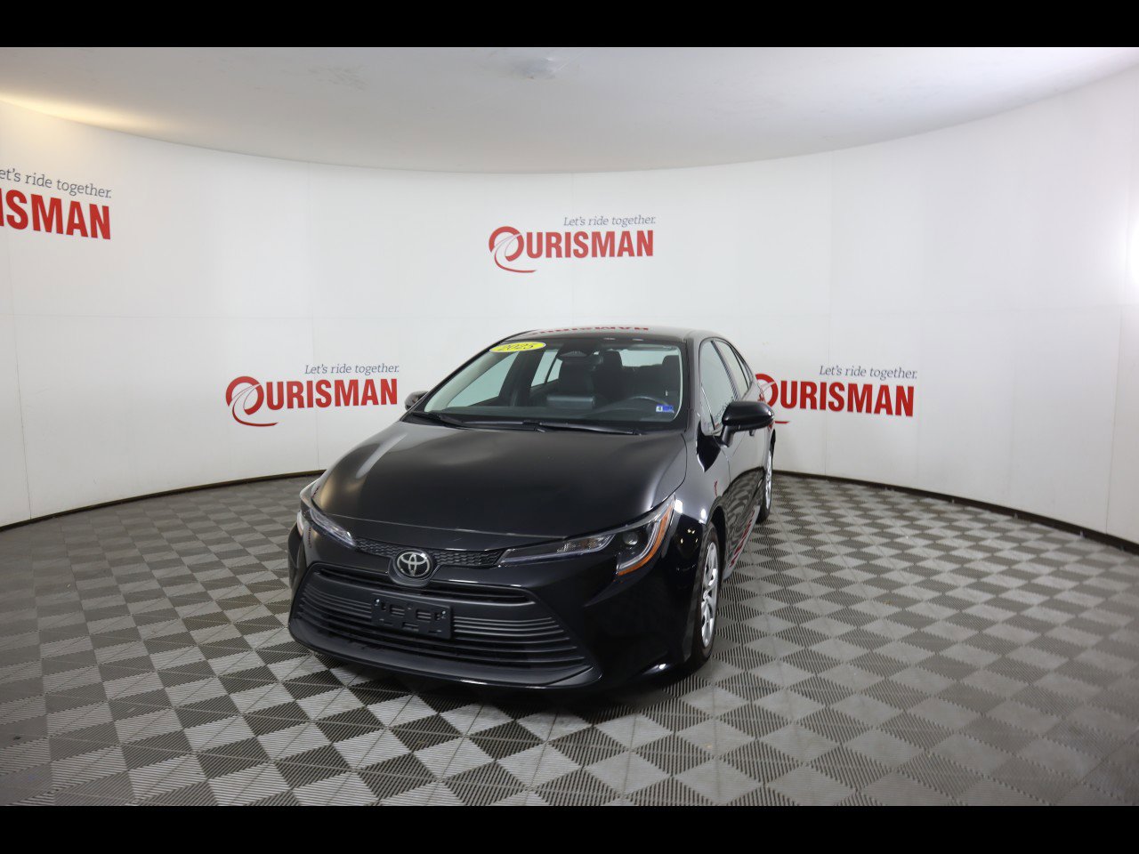 Used 2025 Toyota Corolla LE FWD image 1