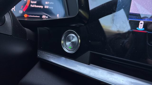 Used 2024 Chevrolet Corvette Stingray Preferred Cpe w/ Battery Protection Package RWD image 31