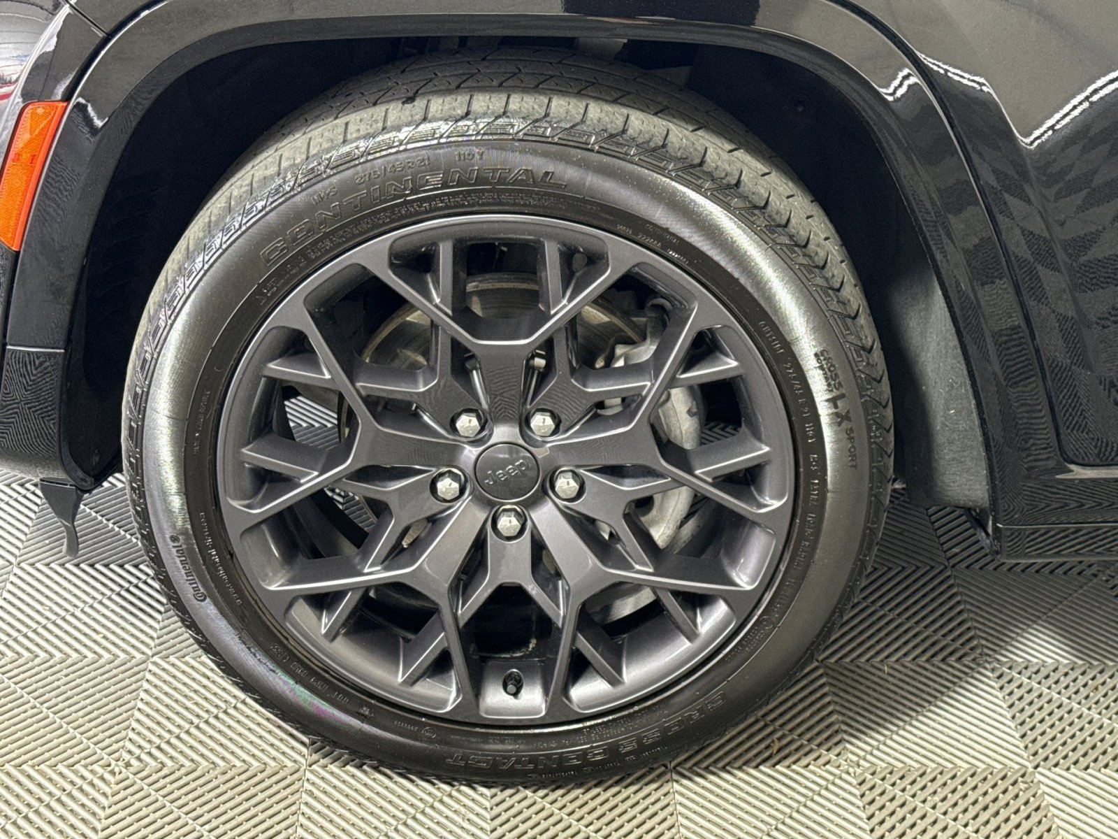 Used 2023 Jeep Grand Cherokee L Summit w/ High Altitude Package image 12
