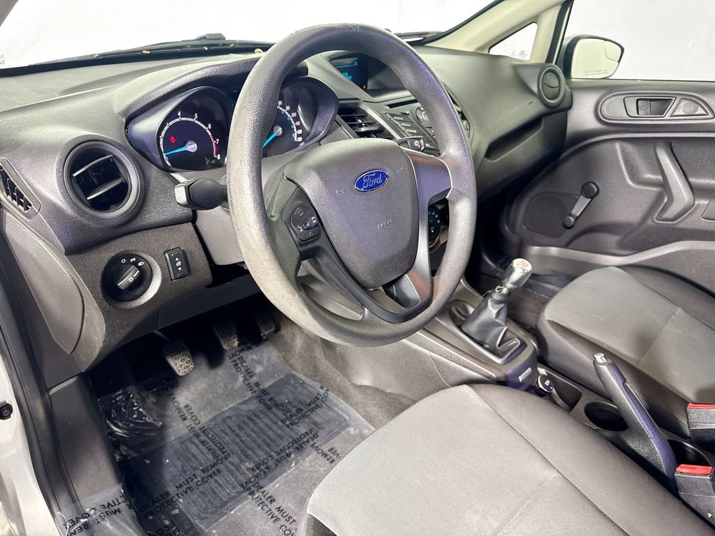 Used 2015 Ford Fiesta S image 9