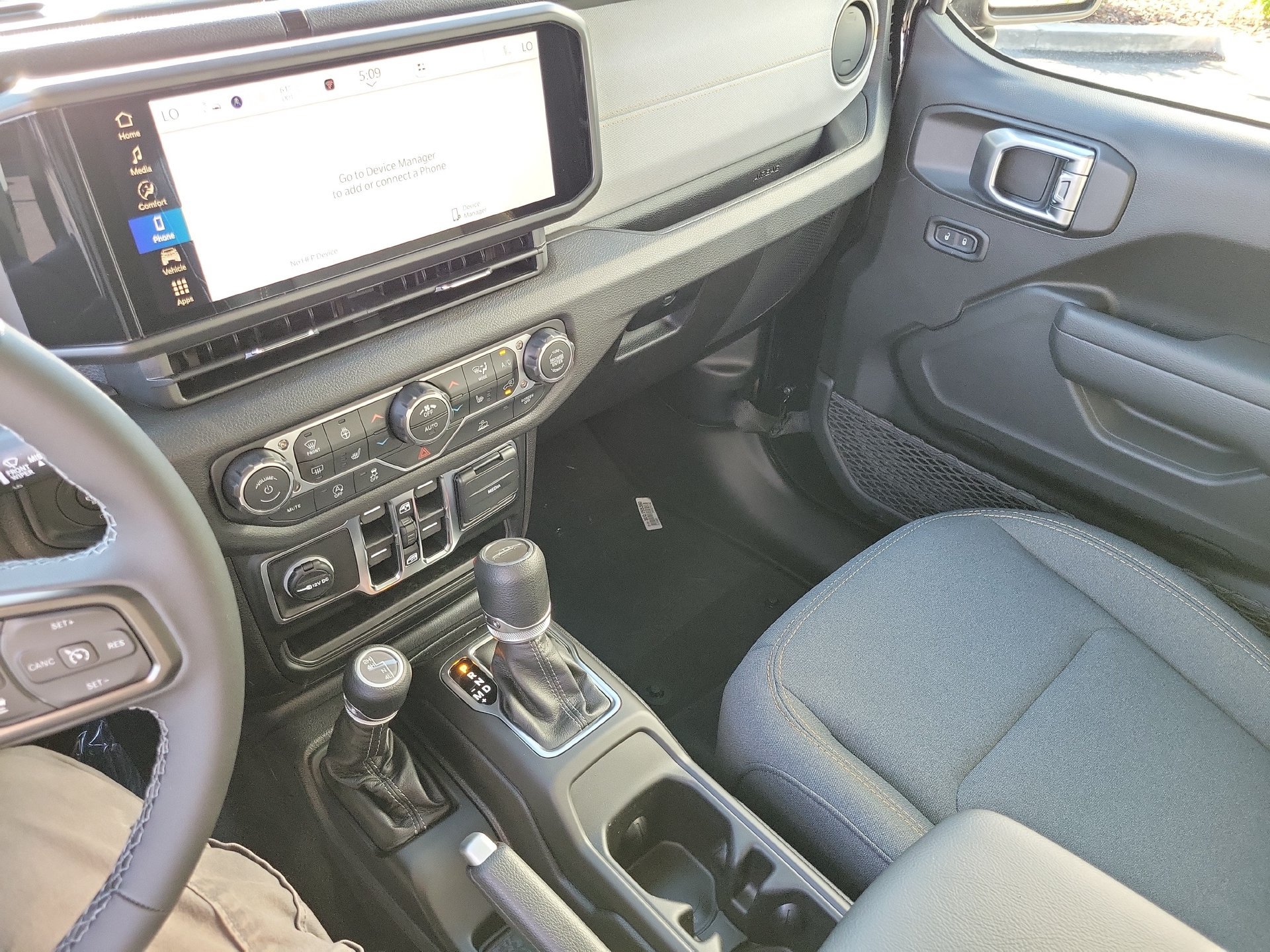 New 2026 Jeep Gladiator Sport AWD/4WD image 12