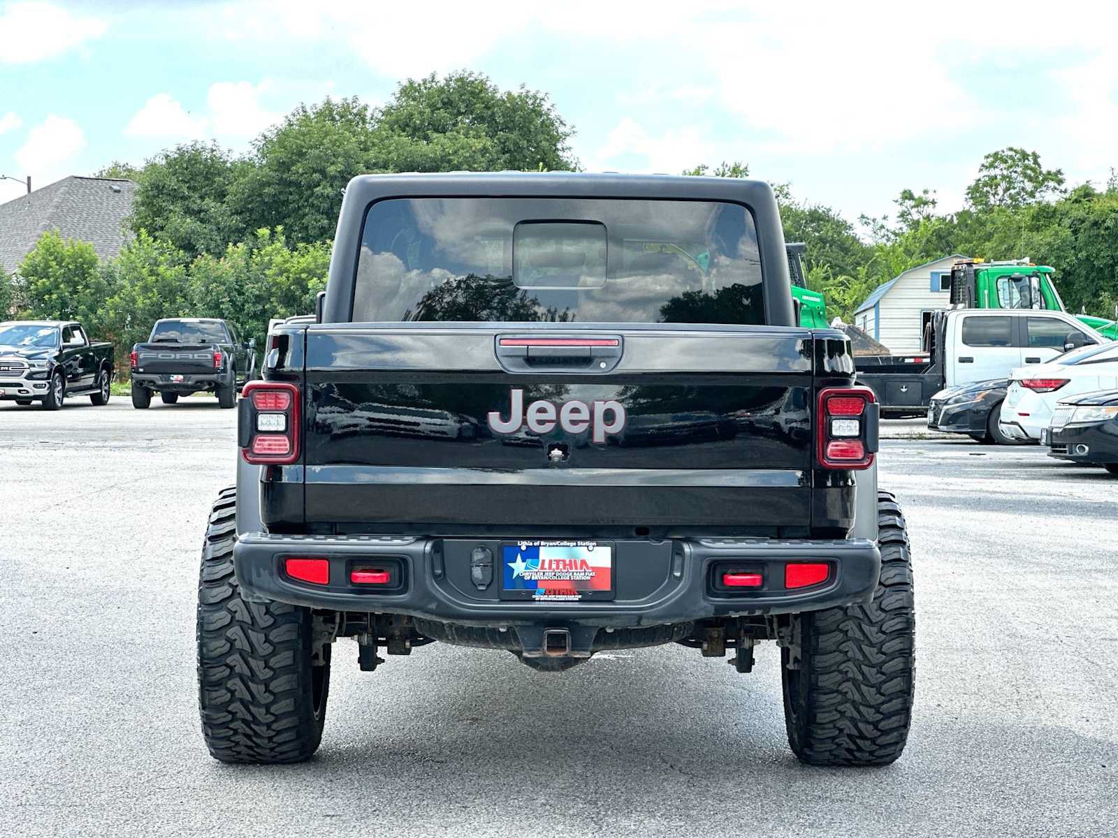 Used 2023 Jeep Gladiator Rubicon w/ LED Lighting Group AWD/4WD image 14