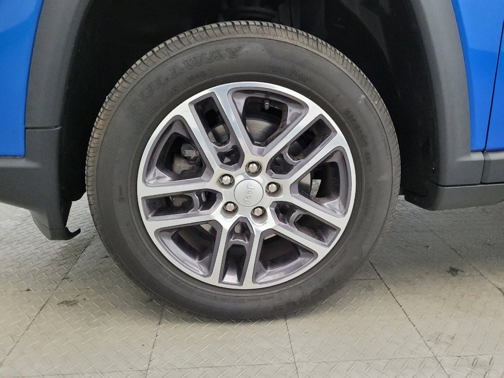 Used 2018 Jeep Compass Latitude w/ Safe & Security Group image 31