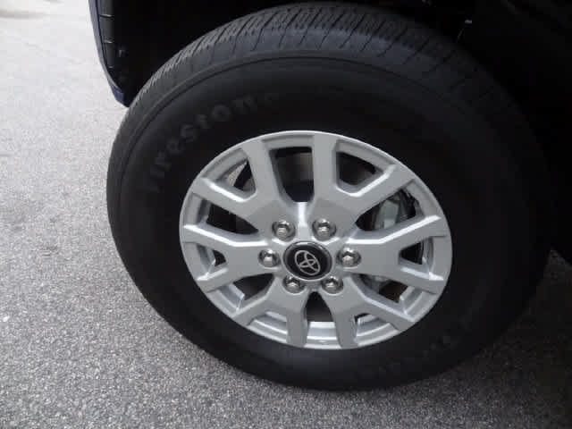Used 2024 Toyota Tacoma SR5 AWD/4WD image 31