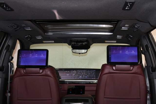 New 2026 Cadillac Escalade ESV Sport w/ Touring Package AWD/4WD image 39