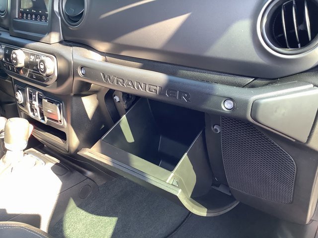 Used 2023 Jeep Wrangler Sport S image 39
